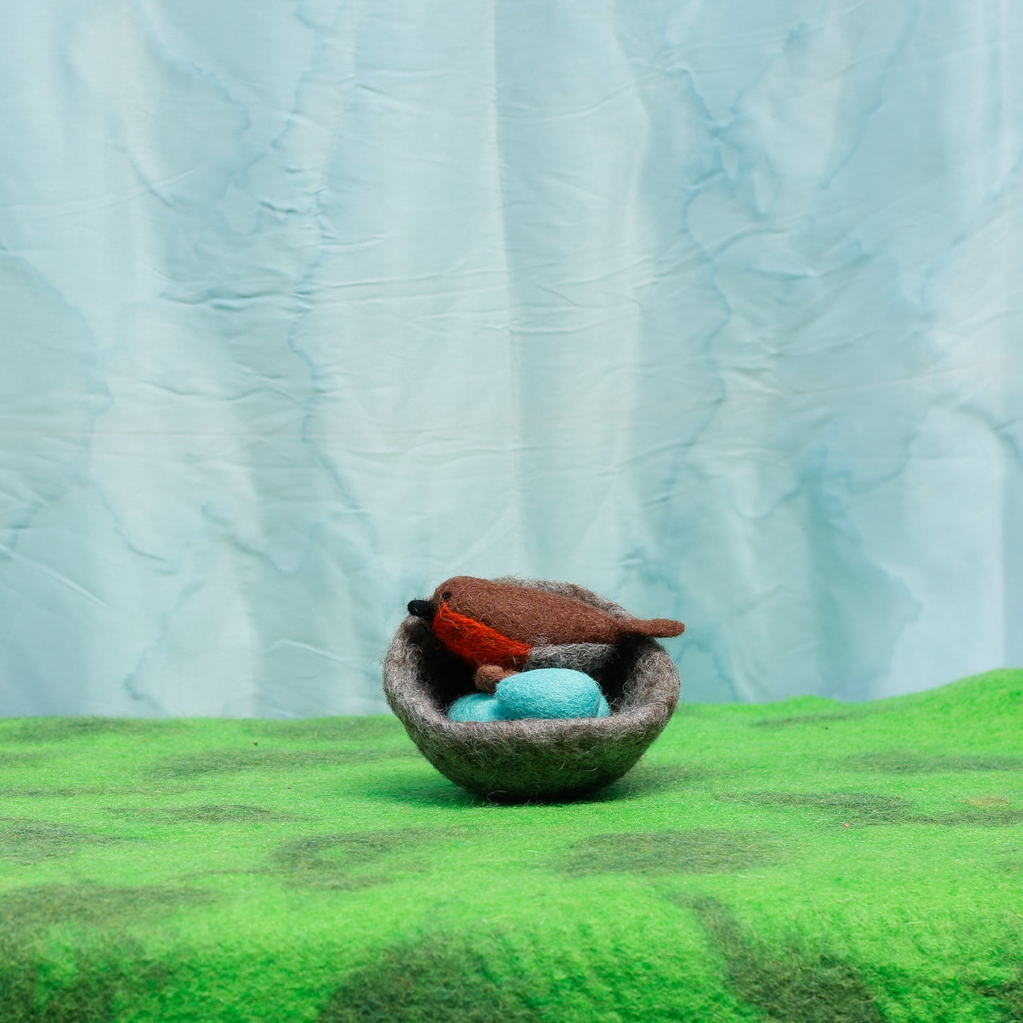 Felt Red Robin with Nest and Egg