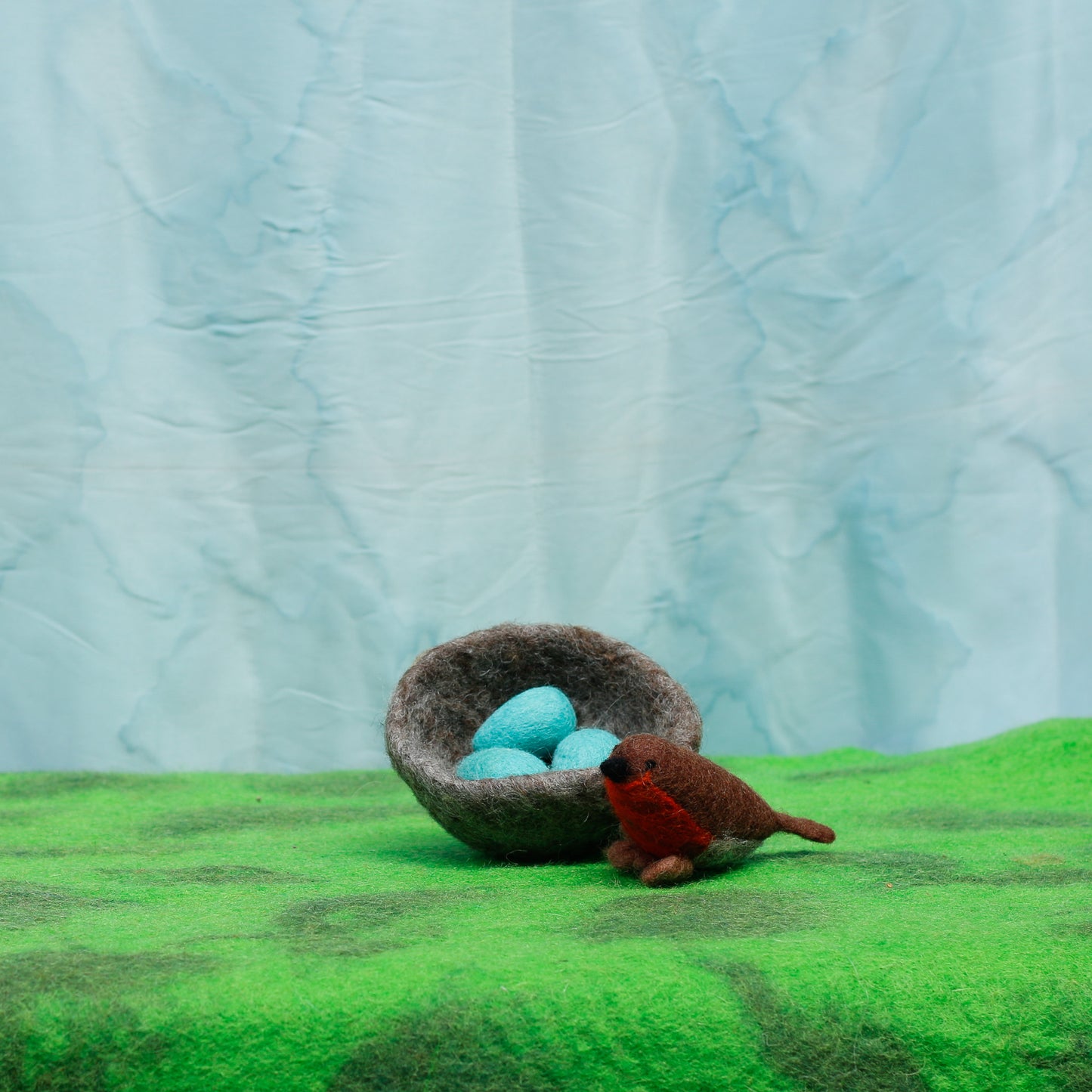 Felt Red Robin with Nest and Egg