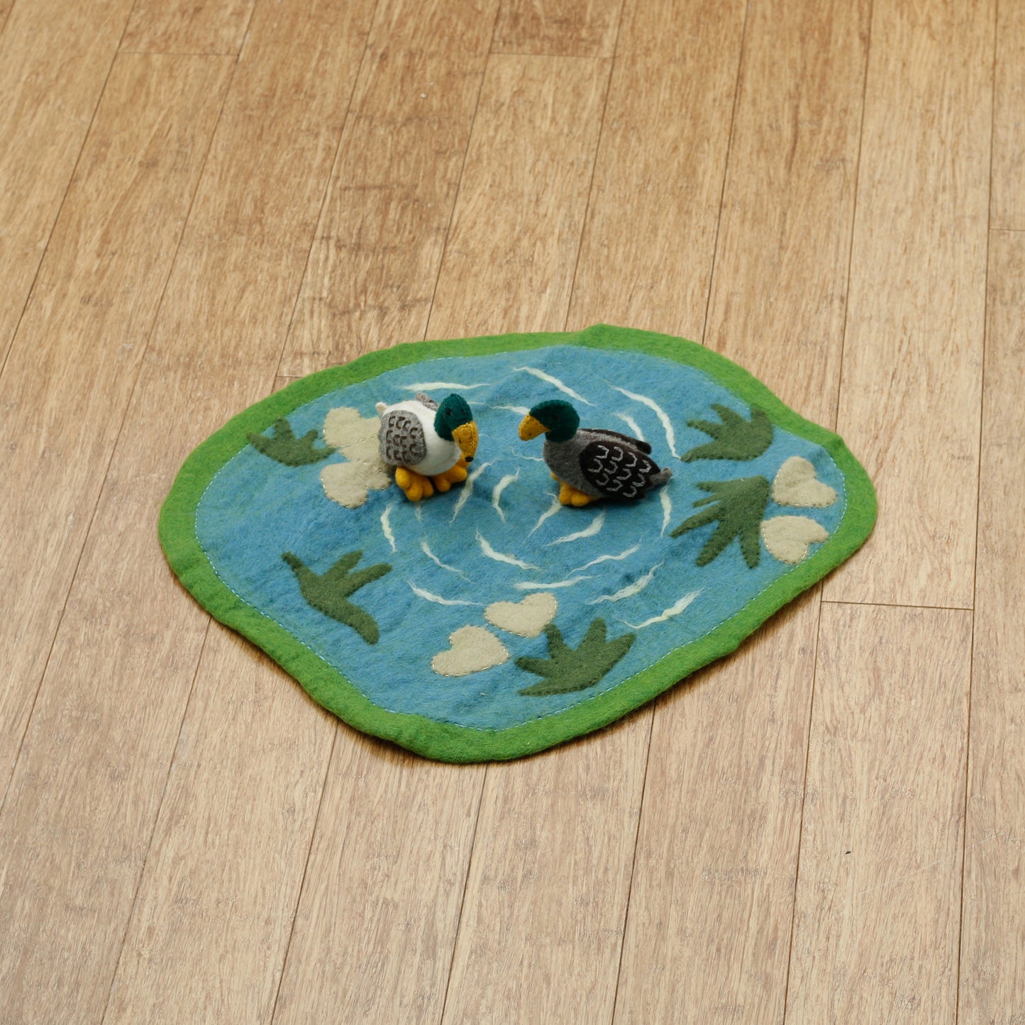 Felt Pond Two Ducks Playmat